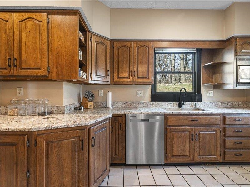 2314 Bradley Road Rockford, IL 61107 - Photo 27 of 70