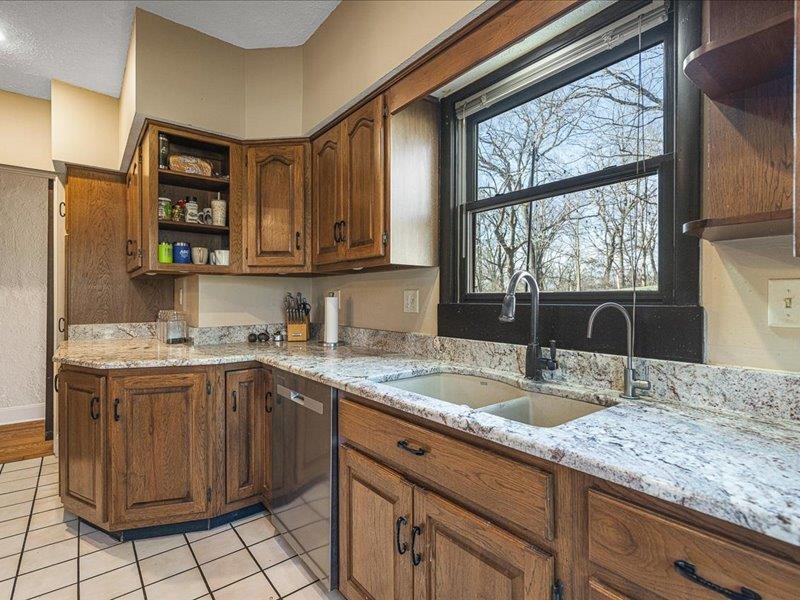 2314 Bradley Road Rockford, IL 61107 - Photo 29 of 70