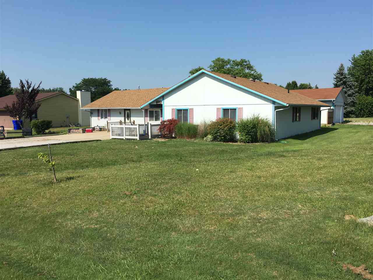 5421 Kroemer Road Fort Wayne, IN 46818 - Photo 3 of 32