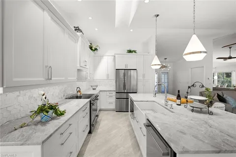 $550,000 | 945 Moon Lake Drive, Naples, FL 34104