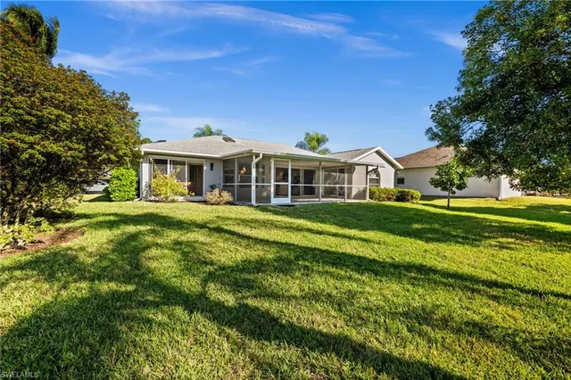 $550,000 | 945 Moon Lake Drive, Naples, FL 34104