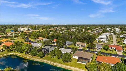 $550,000 | 945 Moon Lake Drive, Naples, FL 34104