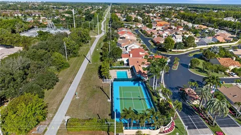 $550,000 | 945 Moon Lake Drive, Naples, FL 34104