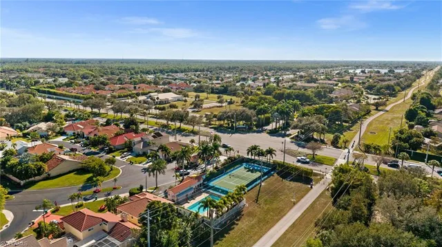 $550,000 | 945 Moon Lake Drive, Naples, FL 34104