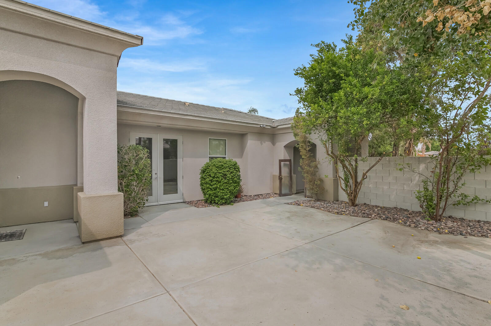 Private entry courtyard