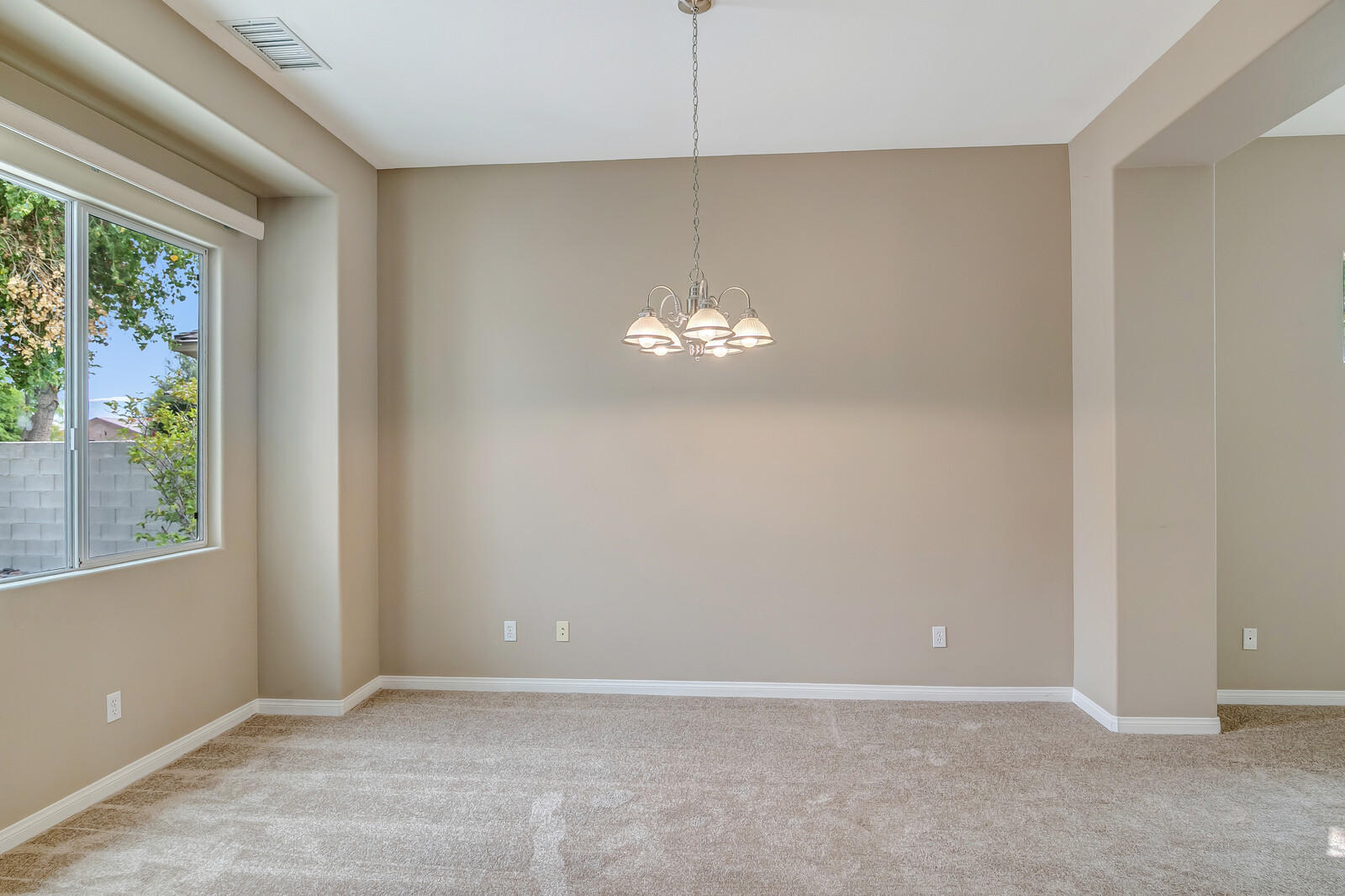 17 Provence Way Rancho Mirage, CA 92270 - Photo 15 of 30 Dining area