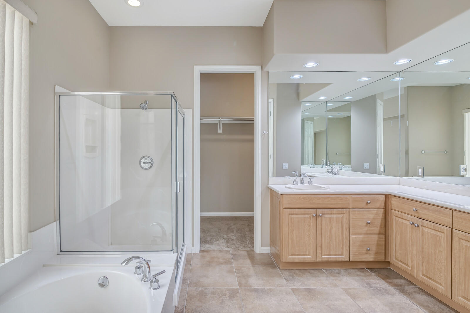 17 Provence Way Rancho Mirage, CA 92270 - Photo 19 of 30 Master bathroom