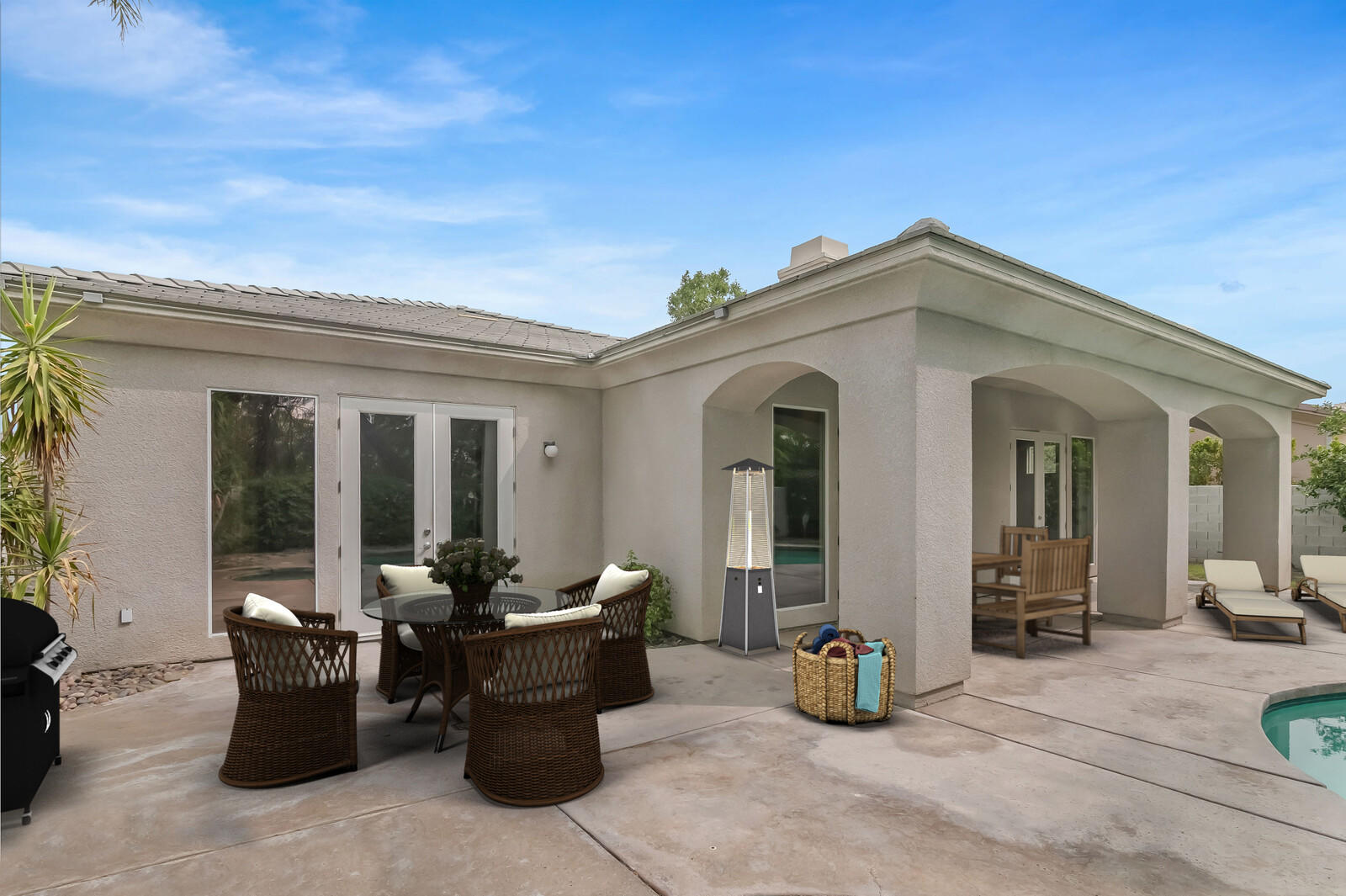 17 Provence Way Rancho Mirage, CA 92270 - Photo 30 of 30 Covered patio