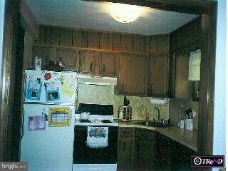 53 Ice Pond Road Levittown, PA 19057 - Photo 2 of 5 Gallery Image 2