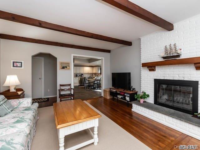 26 Riggs Place Locust Valley, NY 11560 - Photo 1 of 1