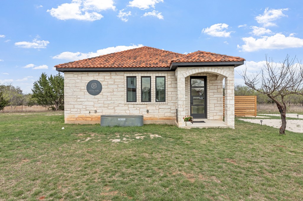 661 Emerald Loop Fredericksburg, TX 78624 - Photo 71 of 73 Guest house/ salon entrance