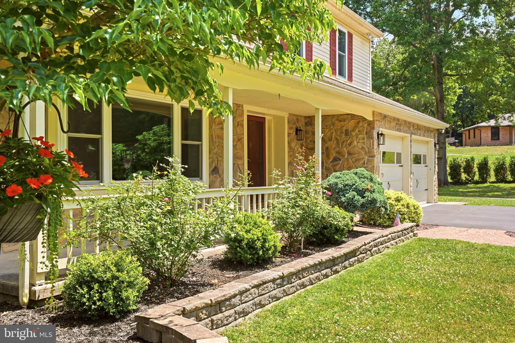 194 Meadow Glen Lane Reading, PA 19607 - Photo 7 of 96