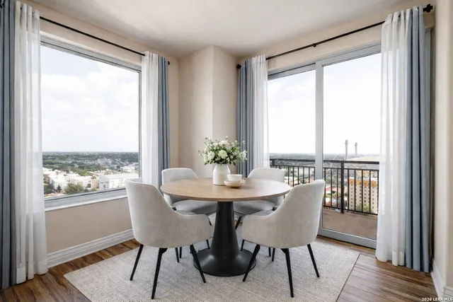 $1,800 | 215 Center Street, Unit 1905, San Antonio, TX 78202