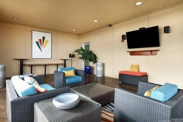 $1,800 | 215 Center Street, Unit 1905, San Antonio, TX 78202