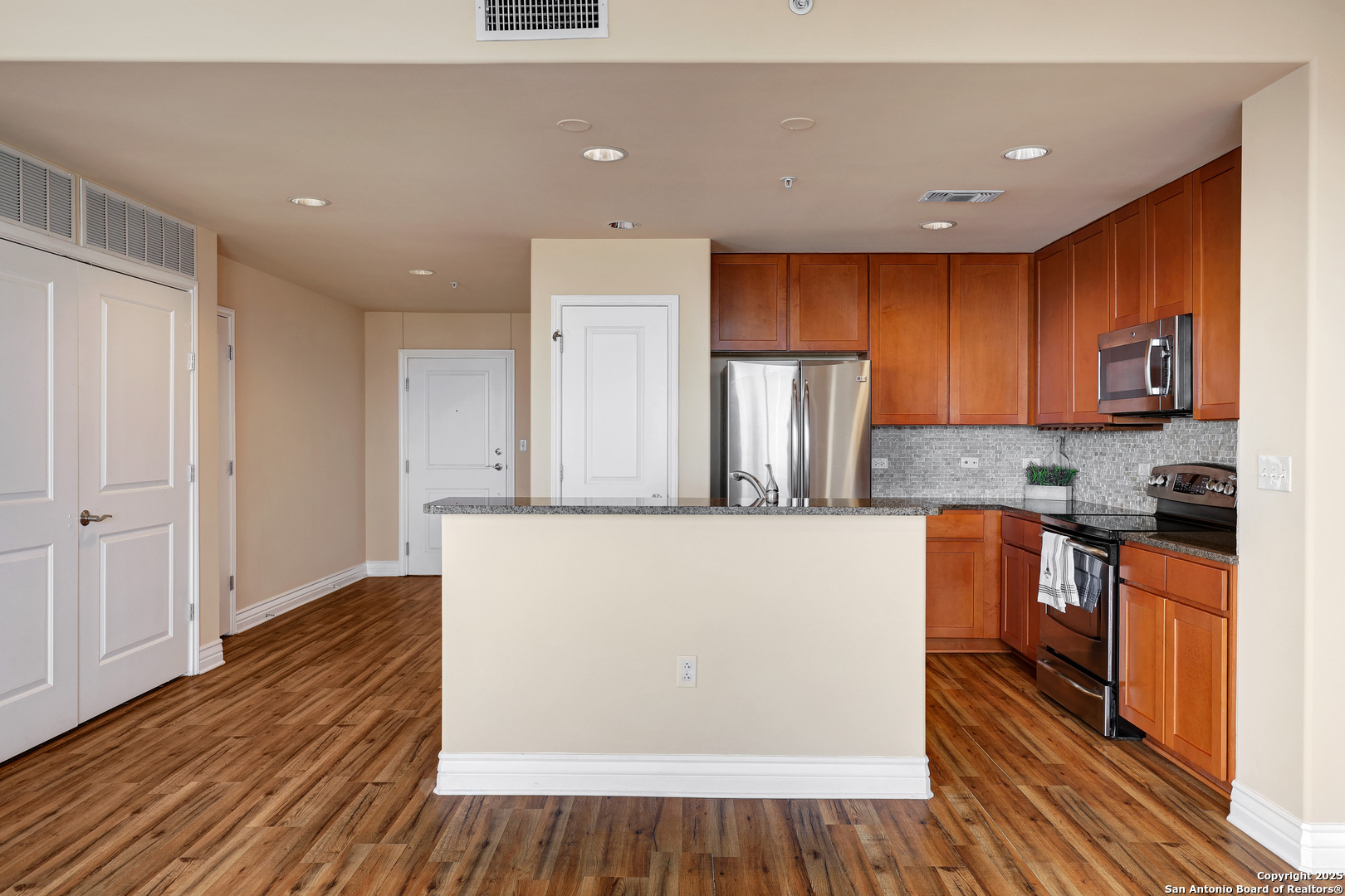 215 Center Street, Unit 1905 San Antonio, TX 78202 - Photo 7 of 43