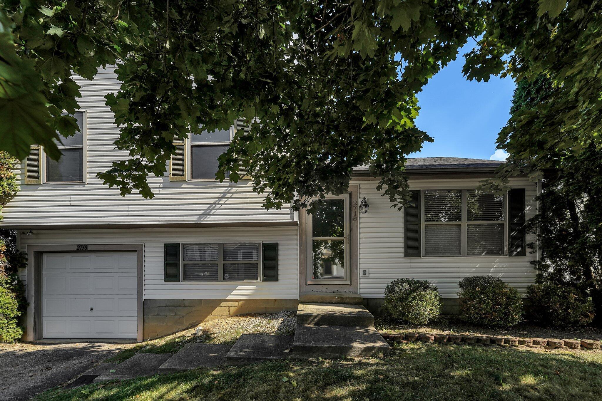 2718 Raphael Drive Columbus, OH 43232 - Photo 2 of 33 35-web-or-mls-2718-raphael-dr