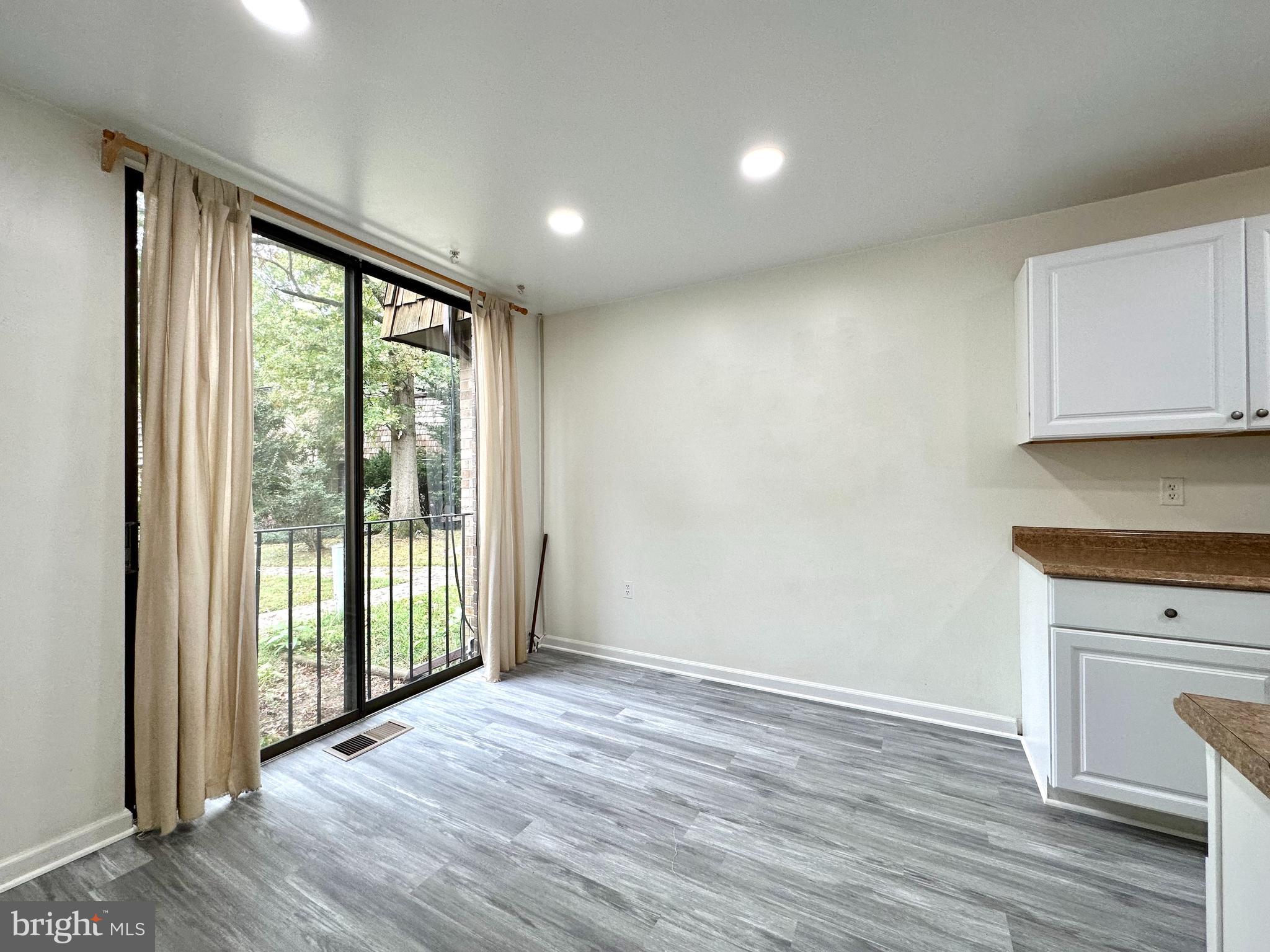 8119 Inverness Ridge Road Potomac, MD 20854 - Photo 7 of 42