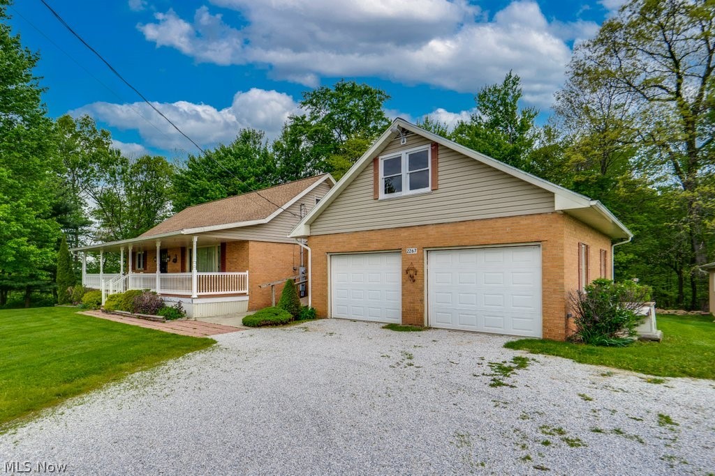 2267 Bellflower Road East Rochester, OH 44625 - Photo 3 of 48