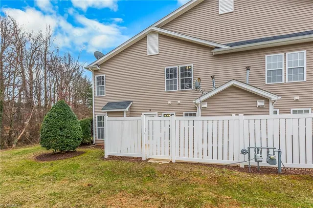 $200,000 | 208 Richmond Terrace, Kernersville, NC 27284