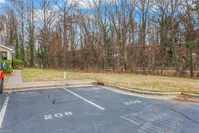 $200,000 | 208 Richmond Terrace, Kernersville, NC 27284