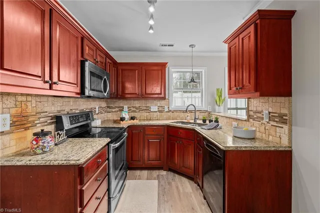 $200,000 | 208 Richmond Terrace, Kernersville, NC 27284