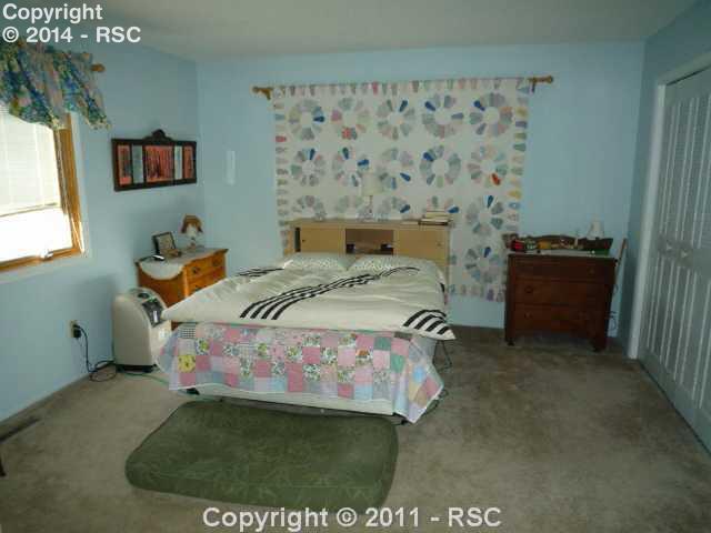 605 Red Cliff Road Colorado Springs, CO 80906 - Photo 8 of 10