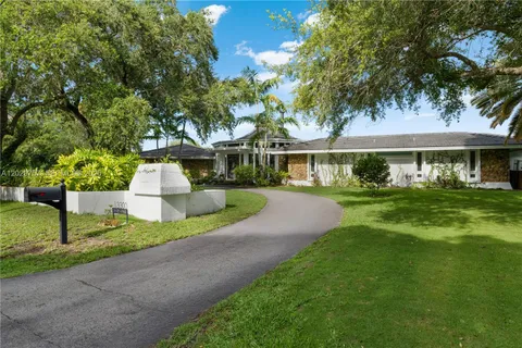 $3,150,000 | 13300 Southwest 69th Avenue, Pinecrest, FL 33156