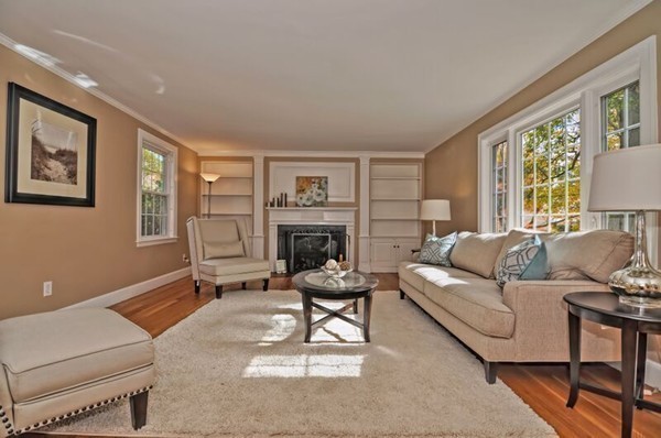 86 Barber Road Framingham, MA 01702 - Photo 3 of 13 Gallery Image 3
