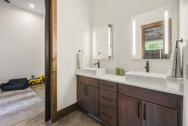 $1,300,000 | 4 Kathy Ann Drive, Crawfordville, FL 32327