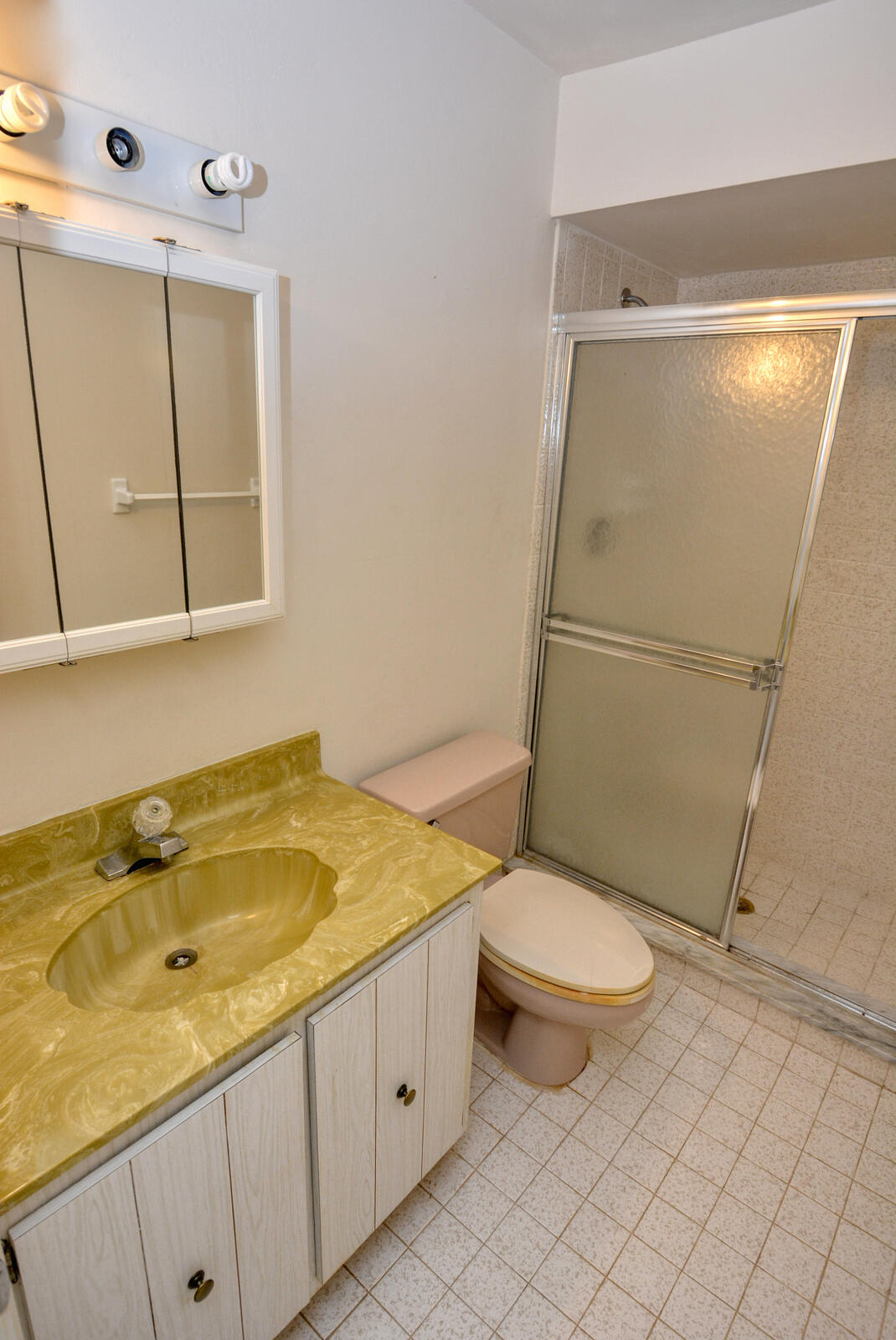5725 Southeast Miles Grant Road Stuart, FL 34997 - Photo 23 of 46 Bath 2