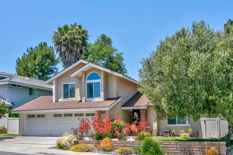 $1,295,000 | 1140 Countrywood Lane, Vista, CA 92081