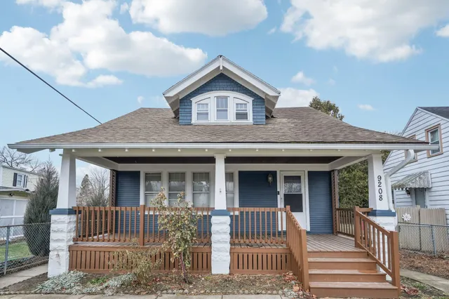 $274,900 | 9208 West Swan Circle, Milwaukee, WI 53225