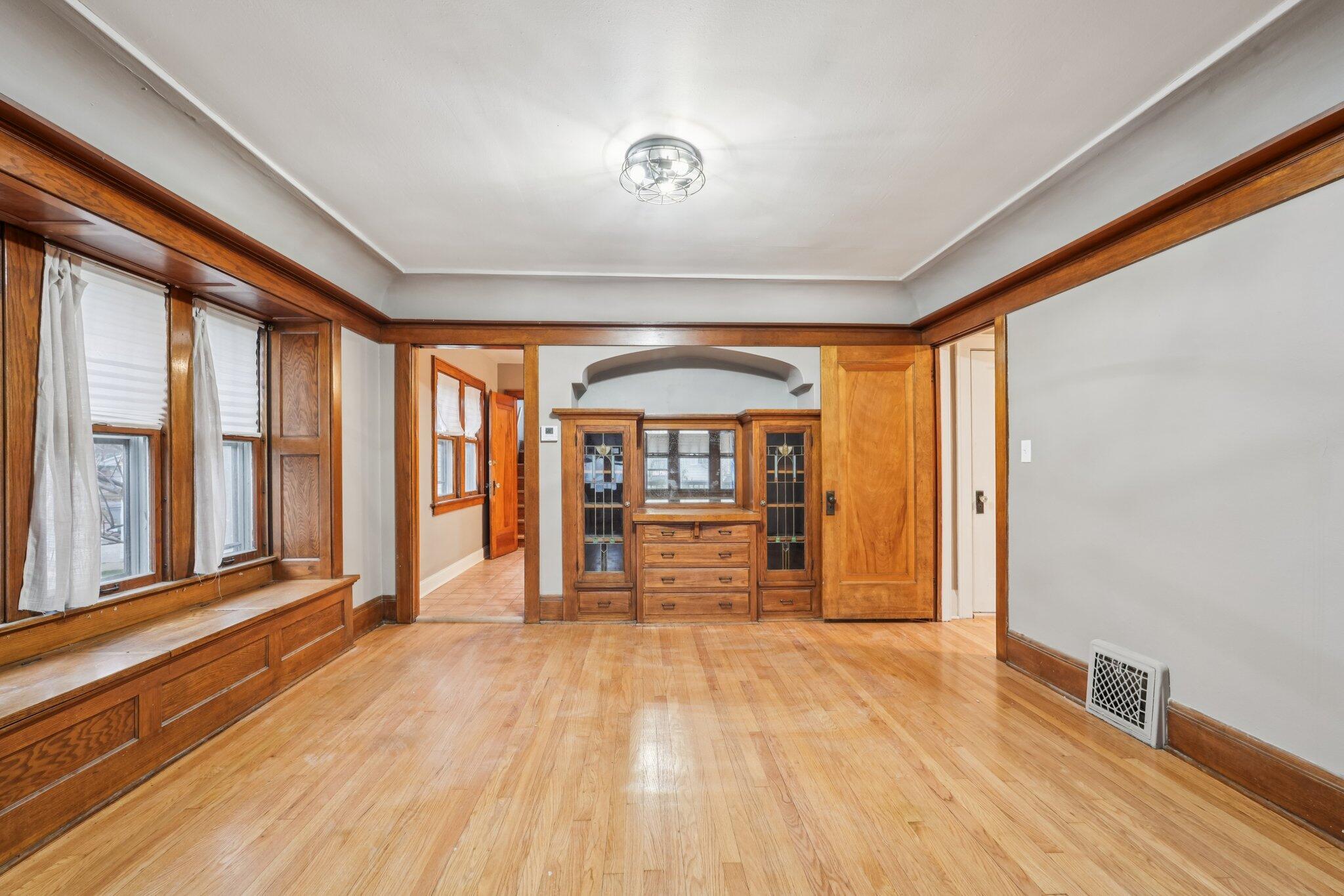 9208 West Swan Circle Milwaukee, WI 53225 - Photo 7 of 29 17-web-or-mls-W Swan Cir-S2712-017