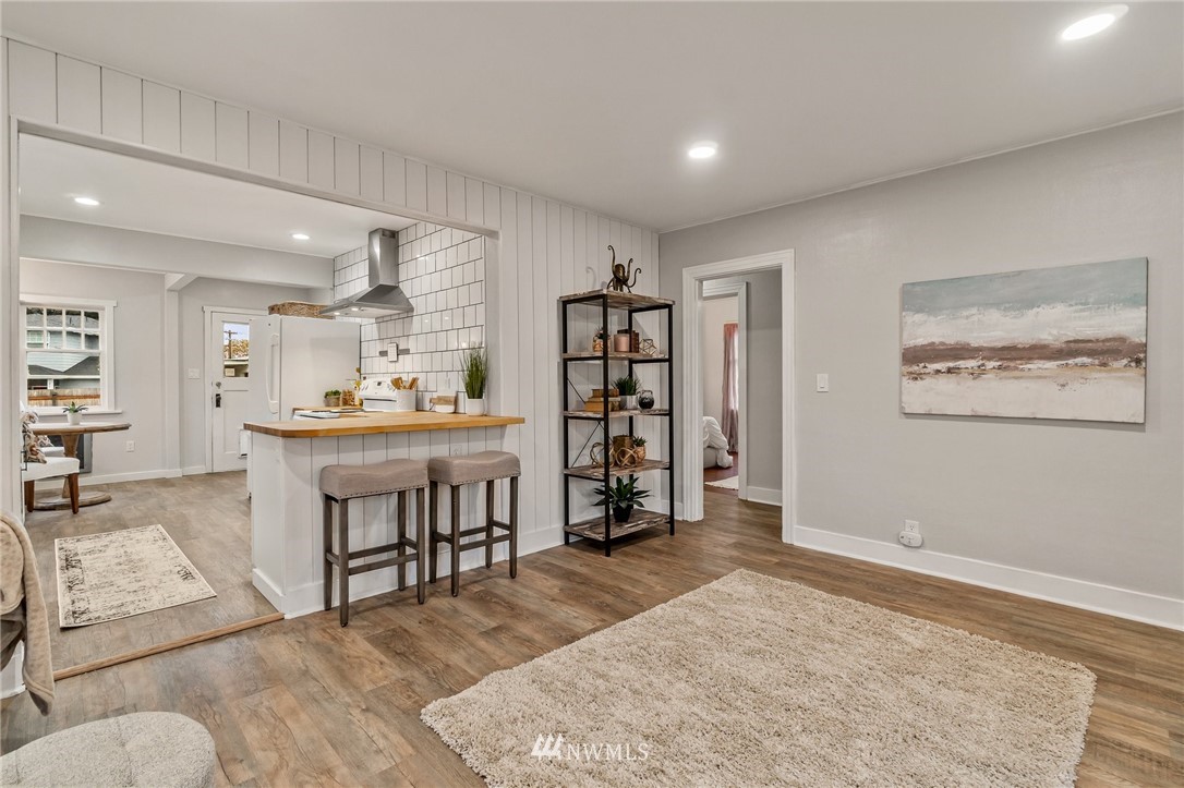 5415 Rockefeller Avenue Everett, WA 98203 - Photo 11 of 30 a room with furniture and view of kitchen