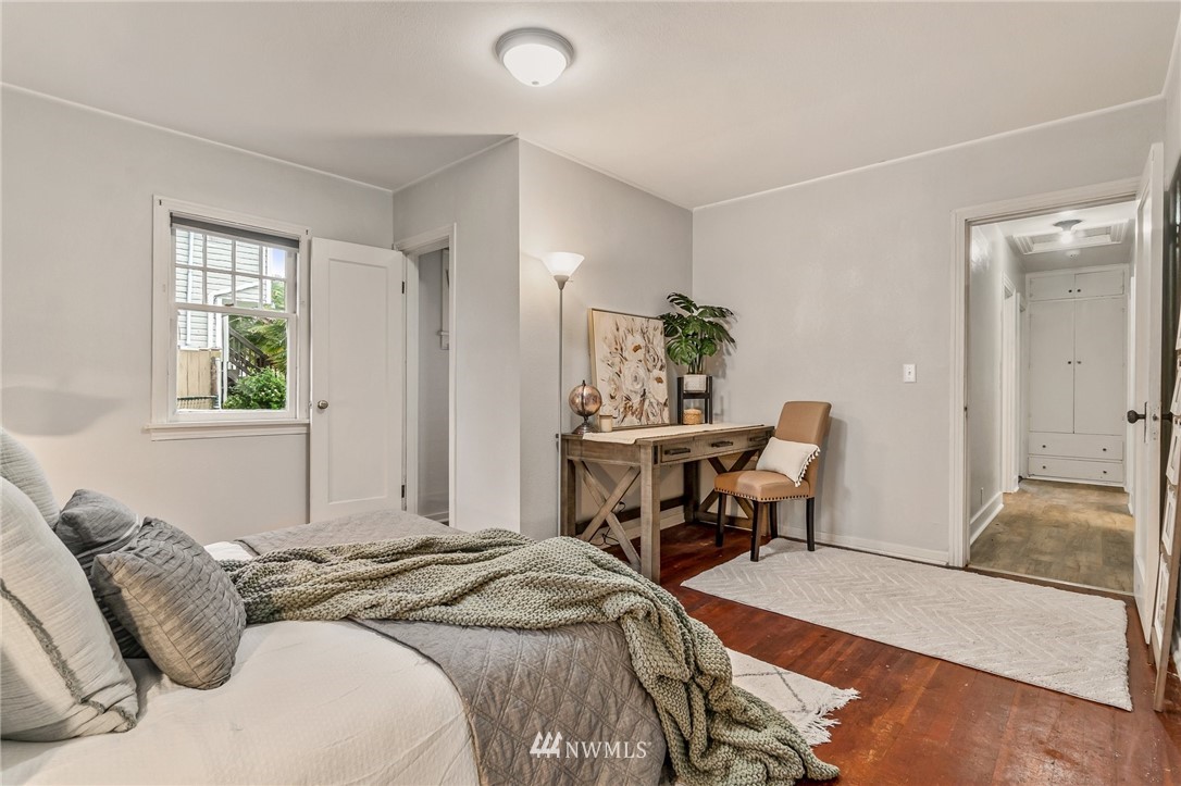 5415 Rockefeller Avenue Everett, WA 98203 - Photo 21 of 30 a bed room with a bed and a chair