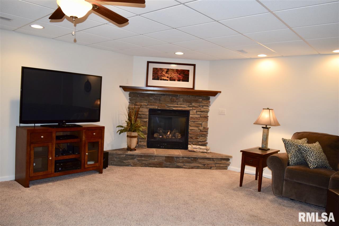 708 Simon Street Washington, IL 61571 - Photo 21 of 36 Gallery Image 21