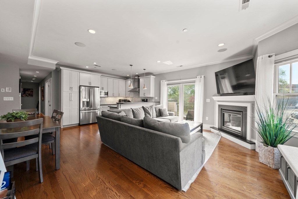 11 Howell Street, Unit 2 Boston, MA 02125 - Photo 5 of 25