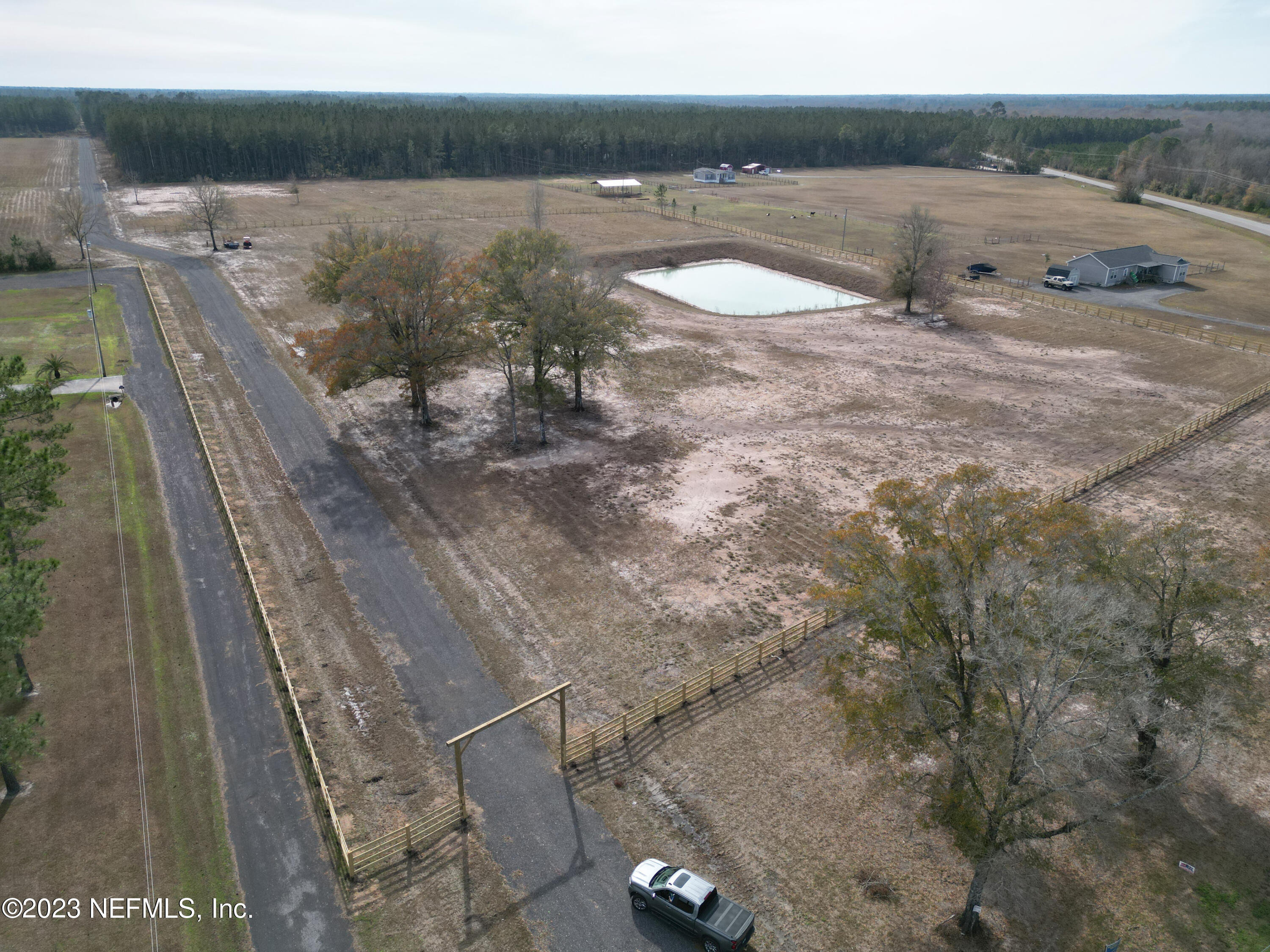 7653 Lucky Seven Ranch Road Macclenny, FL 32063 - Photo 3 of 4 a view of a terrace view