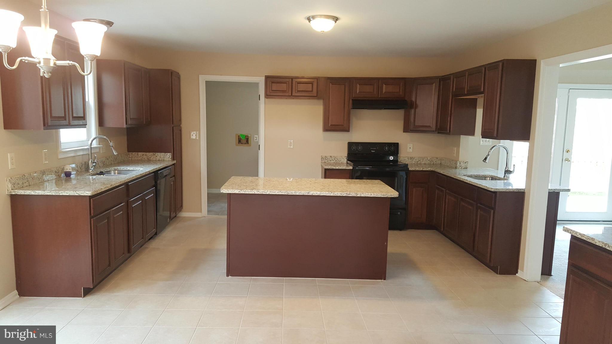 342 Sandy Ridge Road Fredericksburg, VA 22405 - Photo 3 of 29 Kitchen
