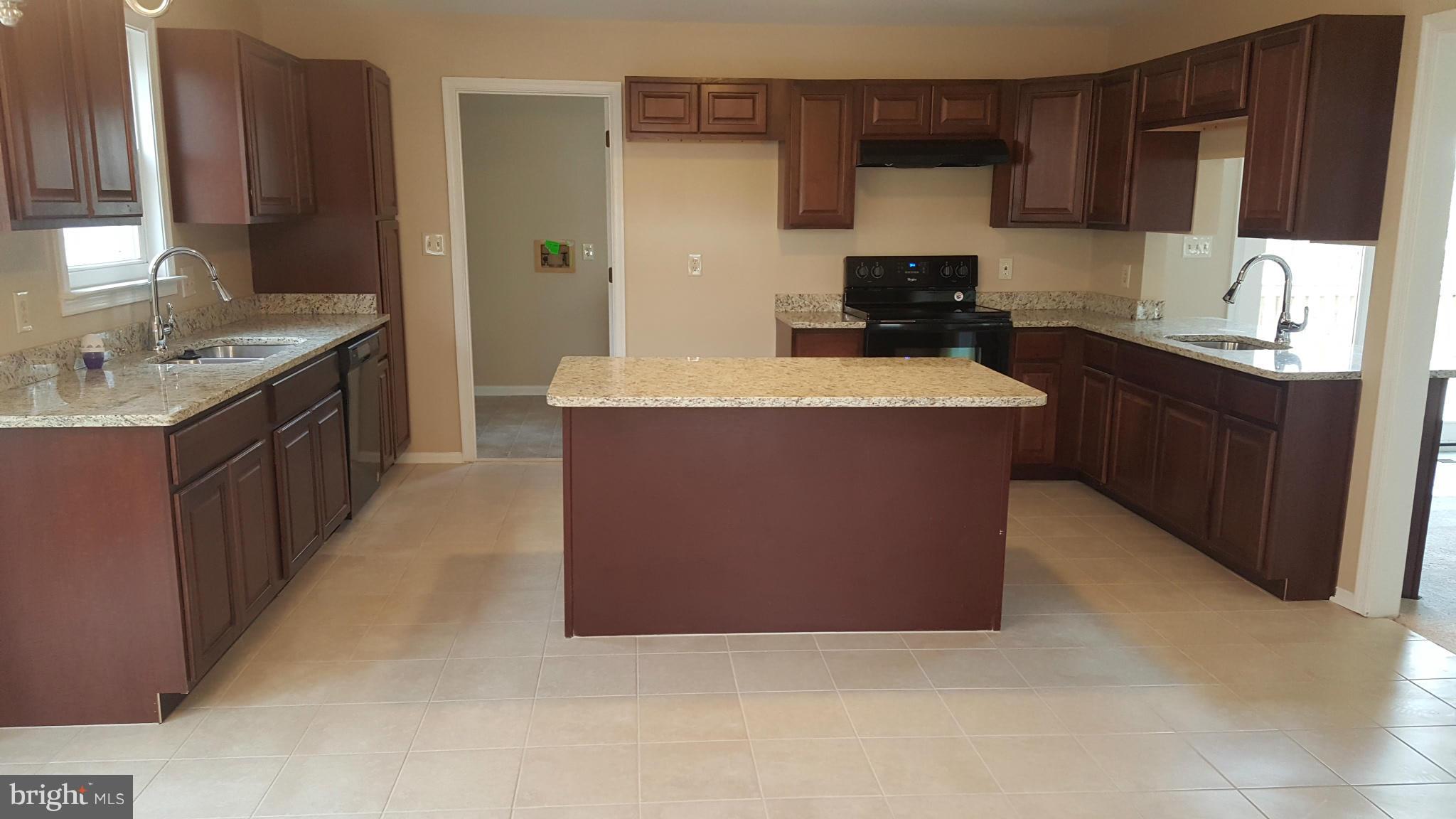 342 Sandy Ridge Road Fredericksburg, VA 22405 - Photo 4 of 29 Kitchen