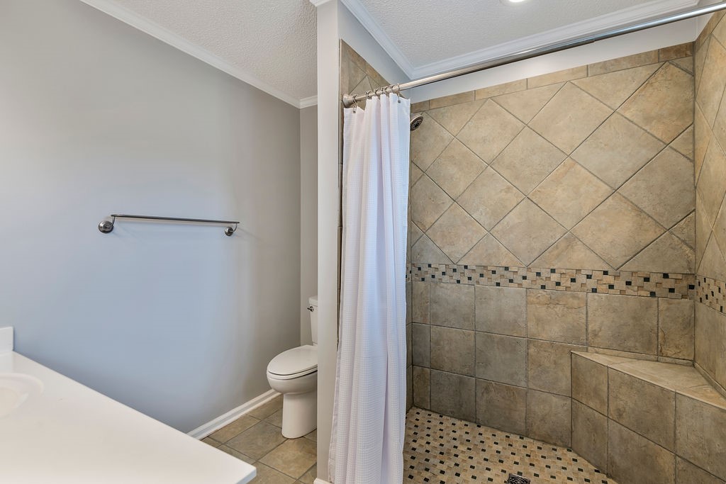 105 Lesley Road Pelzer, SC 29669 - Photo 23 of 47 master bath