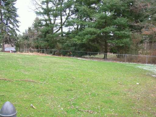 224 Ridgeview Drive Venetia, PA 15367 - Photo 7 of 8 Yard/Garden.