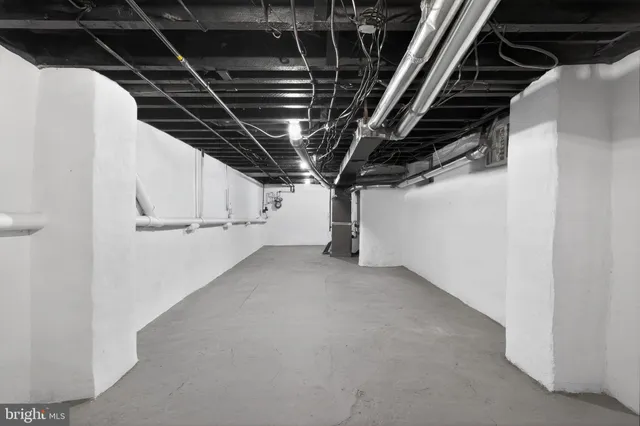 a view of utility room