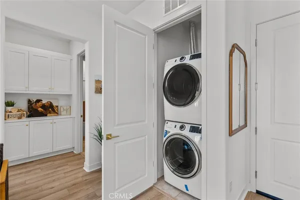 $3,200 | 27466 Mercantile Court, Unit 303, Valencia, CA 91381