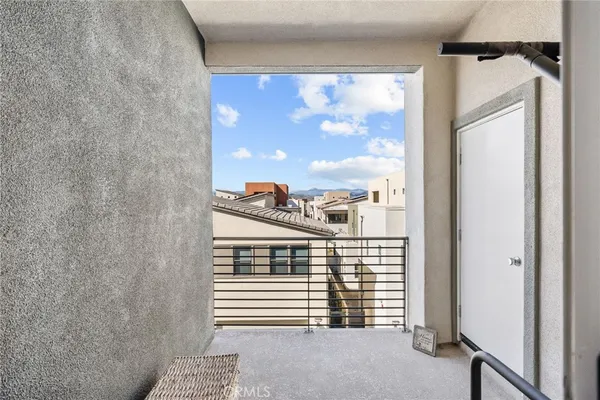 $3,200 | 27466 Mercantile Court, Unit 303, Valencia, CA 91381