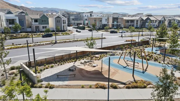 $3,200 | 27466 Mercantile Court, Unit 303, Valencia, CA 91381