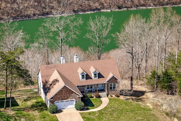 $949,900 | 1175 Hutchins Bend Road, Sparta, TN 38583