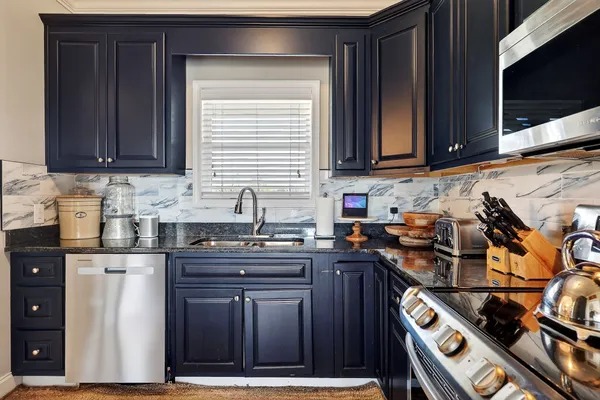 $949,900 | 1175 Hutchins Bend Road, Sparta, TN 38583