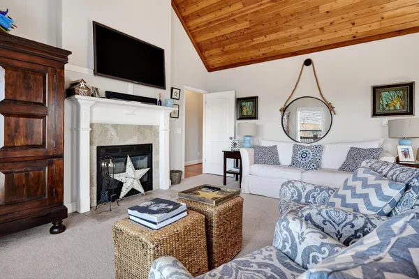 $949,900 | 1175 Hutchins Bend Road, Sparta, TN 38583