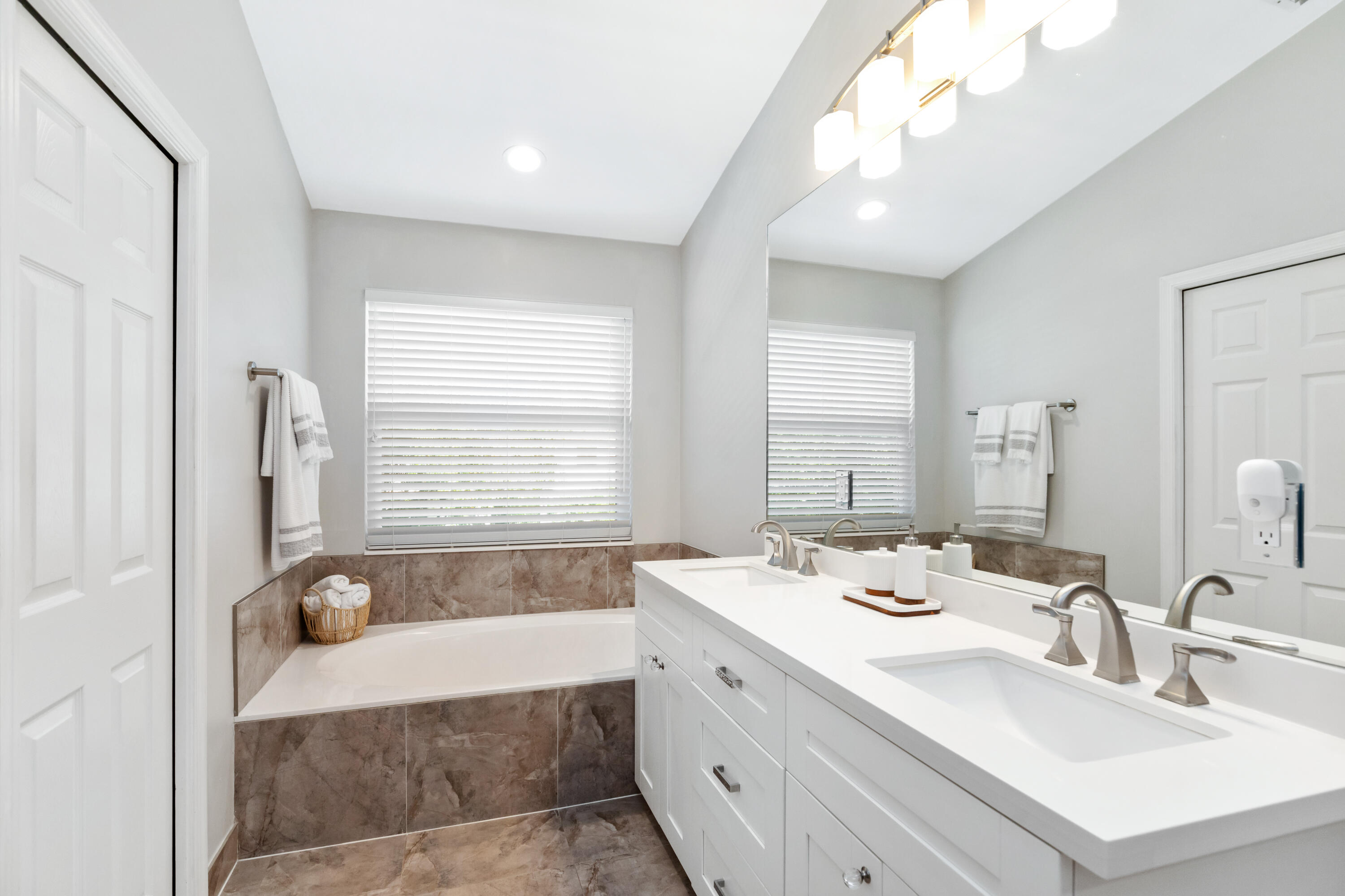 23467 Water Circle Boca Raton, FL 33486 - Photo 12 of 28 1I6A4717